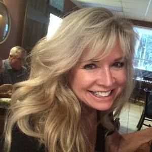 Meet your Posher, Leslie